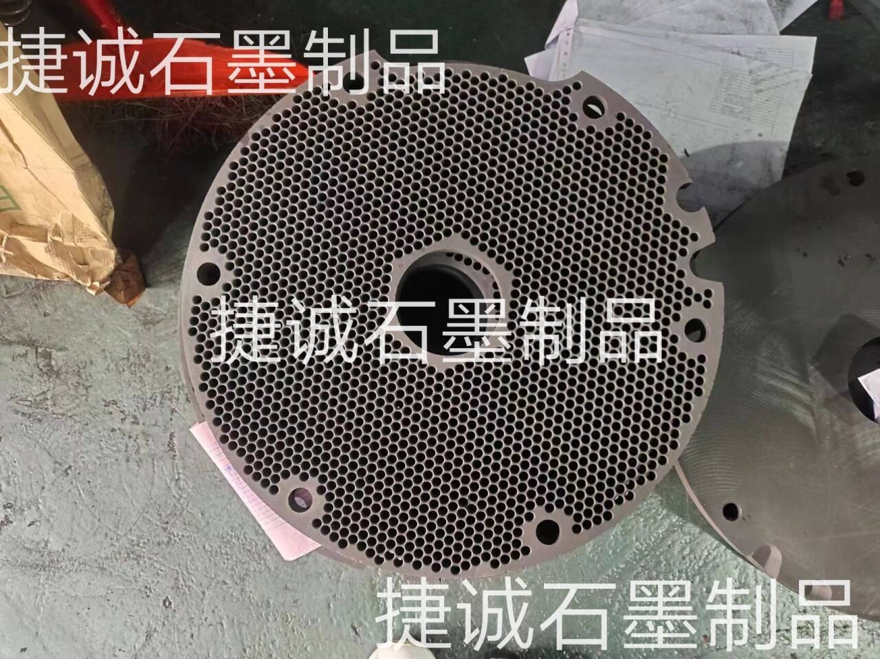 硬質(zhì)合金石墨盤，石墨盤，刀具燒結(jié)石墨盤，石墨盤加工，銅管燒結(jié)石墨盤，燒結(jié)石墨盤，石墨盤加工廠，石墨盤生產(chǎn)廠家，石墨盤廠家